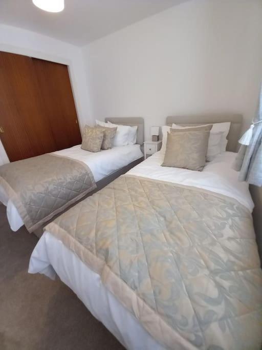 Lovely 2 Bed Flat-Great Location Apartment Дънди Екстериор снимка
